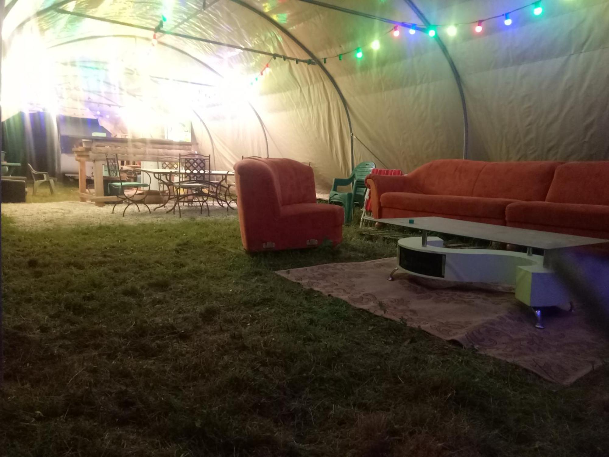 Bivouac Hotel Le Fay Buitenkant foto